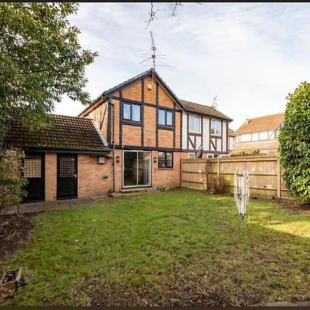Ratby House - Spacious 3 Bed With Garden & Parking Earley Buitenkant foto