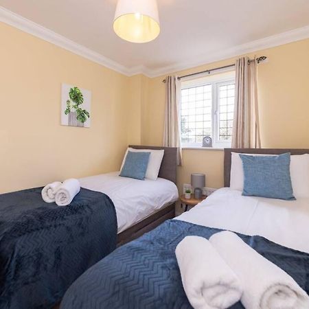 Ratby House - Spacious 3 Bed With Garden & Parking Earley Buitenkant foto