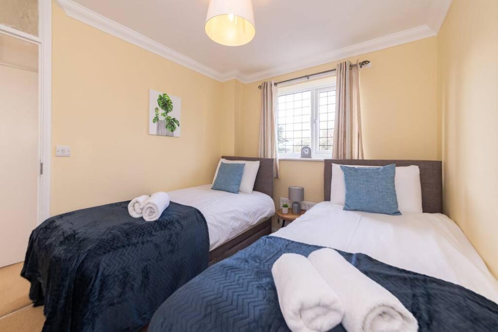 Ratby House - Spacious 3 Bed With Garden & Parking Earley Buitenkant foto