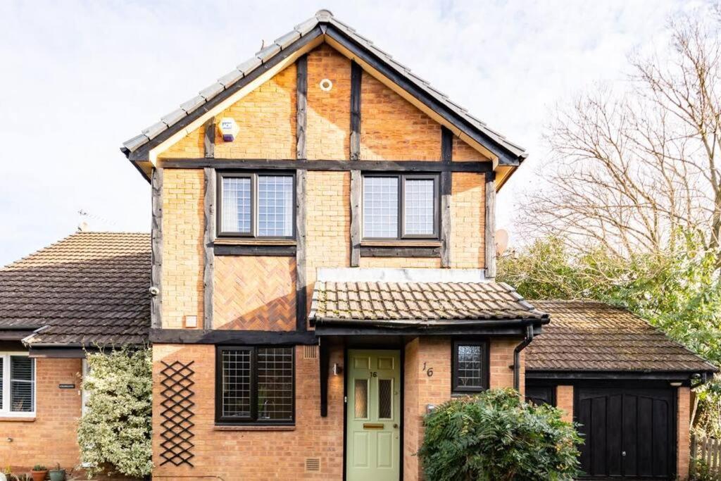 Ratby House - Spacious 3 Bed With Garden & Parking Earley Buitenkant foto